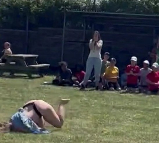 Mom Refuses To Run Race After Accidentally Mooning The Crowd