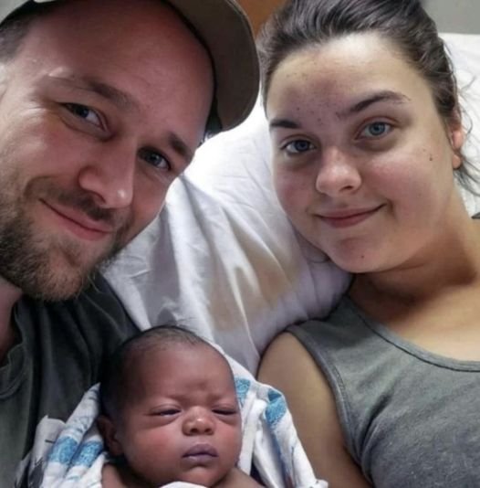 WHITE WOMAN HAD GAVE BIRTH TO A BLACK BABY FROM HER WHITE HUSBAND