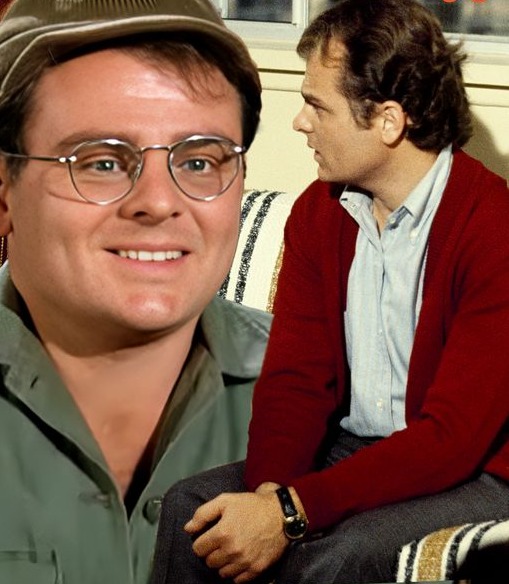 Gary Burghoff AKA Radar from ‘M*A*S*H’ Always Kept His Left Hand Out of View – Five Times We Could See It