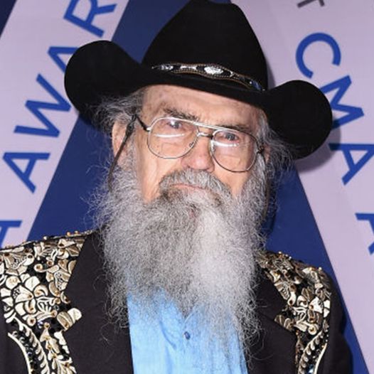 Prayers needed for “Duck Dynasty’s” beloved star Uncle Si Robertson for his major surgery.