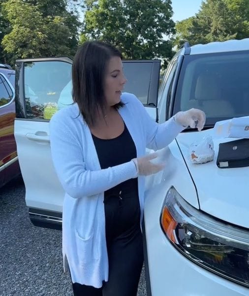 Mother gives 4-year-old daughter bag of food from Burger King then hears ‘Mom, I don’t want ketchup’